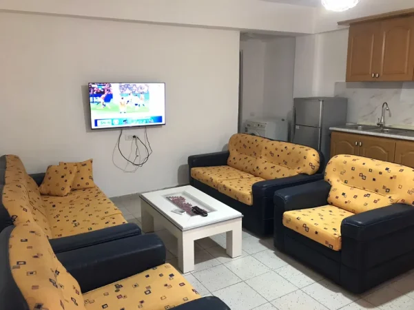 Tirane, jepet me qera apartament 1+1+Ballkon , 70 m² 380 € (Laprake)