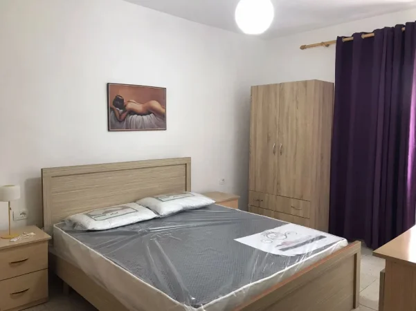 Tirane, jepet me qera apartament 1+1+Ballkon , 70 m² 380 € (Laprake)