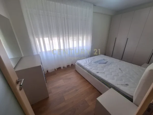 Tirane, jepet me qera apartament 1+1 Kati 1, 65 m² 650 € (don bosko)