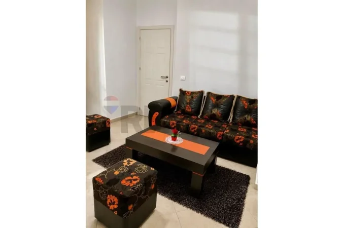 Tirane, jepet me qera apartament , 90 m² 550 € 