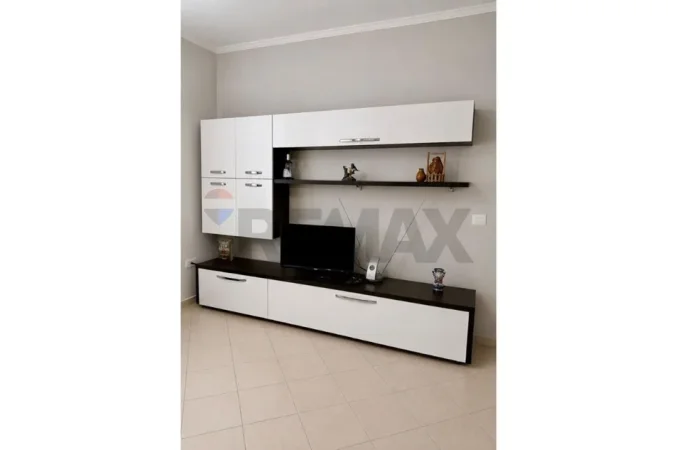 Tirane, jepet me qera apartament , 90 m² 550 € 