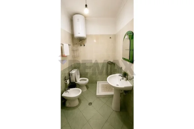 Tirane, jepet me qera apartament , 90 m² 550 € 