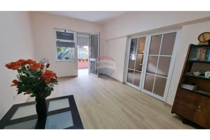 Tirane, jepet me qera apartament , 50 m² 700 € 