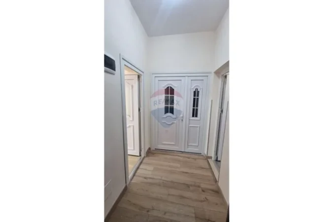 Tirane, jepet me qera apartament , 50 m² 700 € 