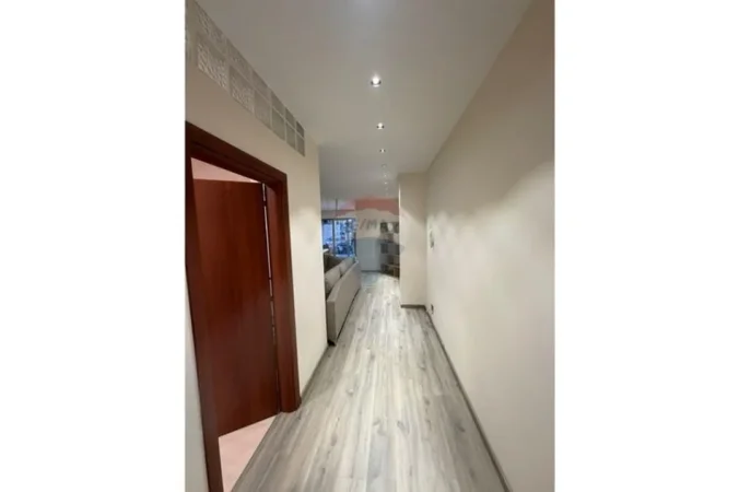 Tirane, jepet me qera apartament , 155 m² 1.200 € 