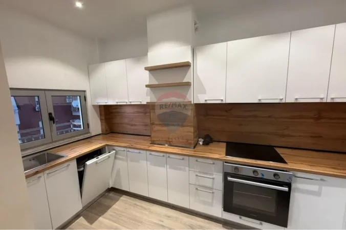 Tirane, jepet me qera apartament , 155 m² 1.200 € 