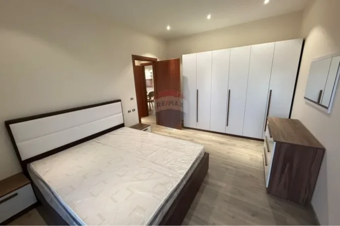 Tirane, jepet me qera apartament , 155 m² 1.200 € 