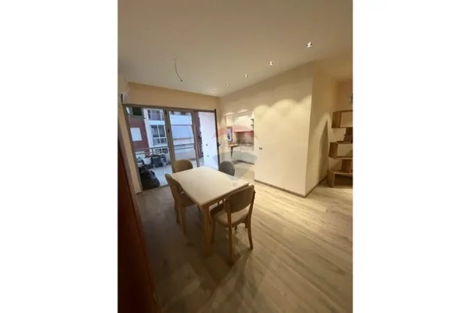 Tirane, jepet me qera apartament , 155 m² 1.200 € 