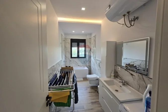 Tirane, jepet me qera Vile , 180 m² 2.000 € (Berzhite)