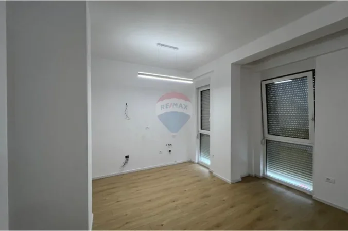Tirane, jepet me qera Vile , 196 m² 1.300 € 