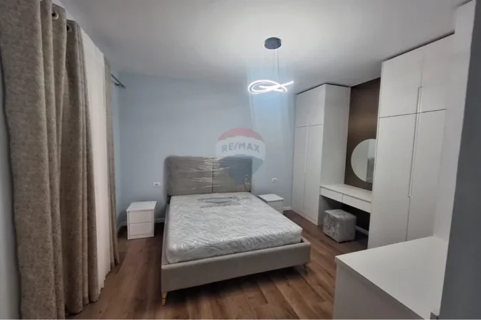 Tirane, jepet me qera apartament , 70 m² 690 € 