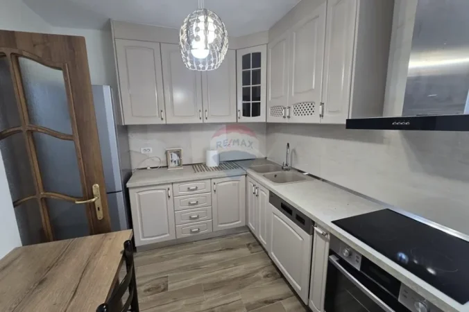 Tirane, jepet me qera apartament , 117 m² 1.000 € 