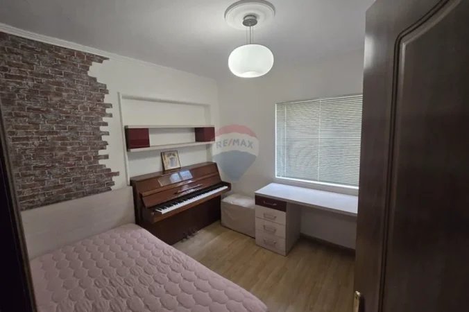 Tirane, jepet me qera apartament , 117 m² 1.000 € 