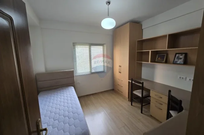 Tirane, jepet me qera apartament , 117 m² 1.000 € 