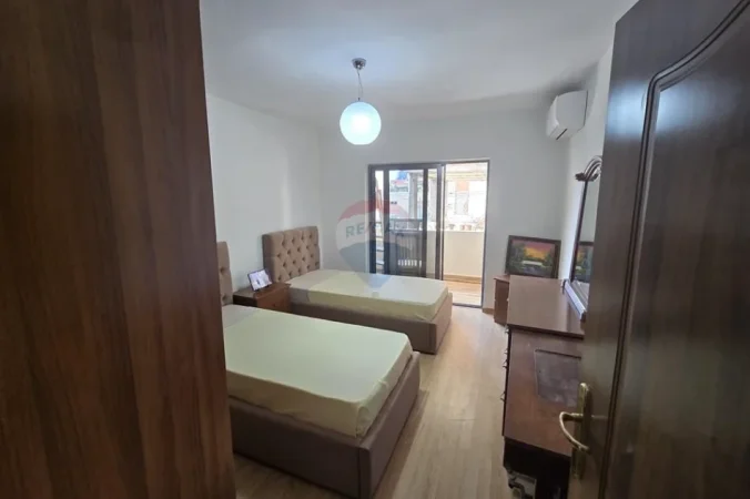 Tirane, jepet me qera apartament , 117 m² 1.000 € 