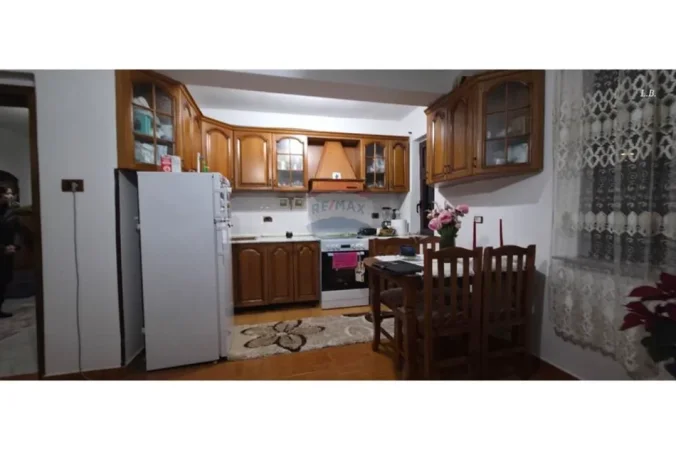 Tirane, jepet me qera apartament , 90 m² 530 € 