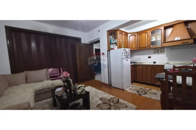 Tirane, jepet me qera apartament , 90 m² 530 € 