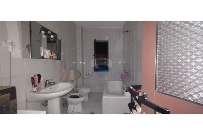 Tirane, jepet me qera apartament , 90 m² 530 € 