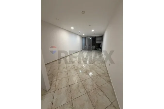 Tirane, jepet me qera , 50 m² 900 € 
