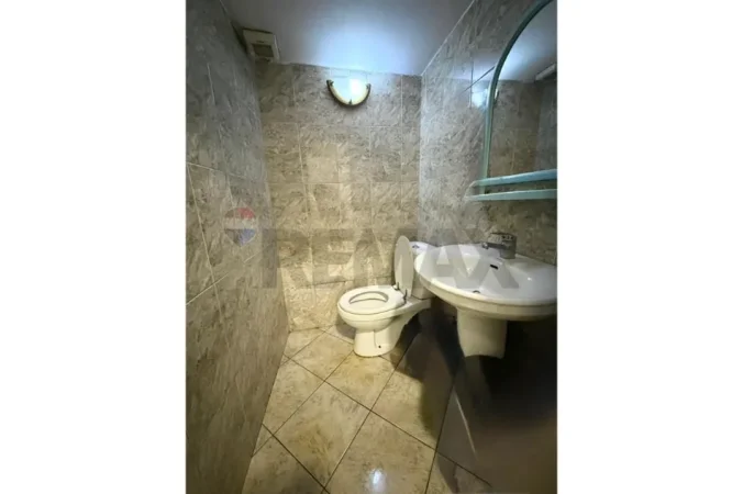 Tirane, jepet me qera , 50 m² 900 € 