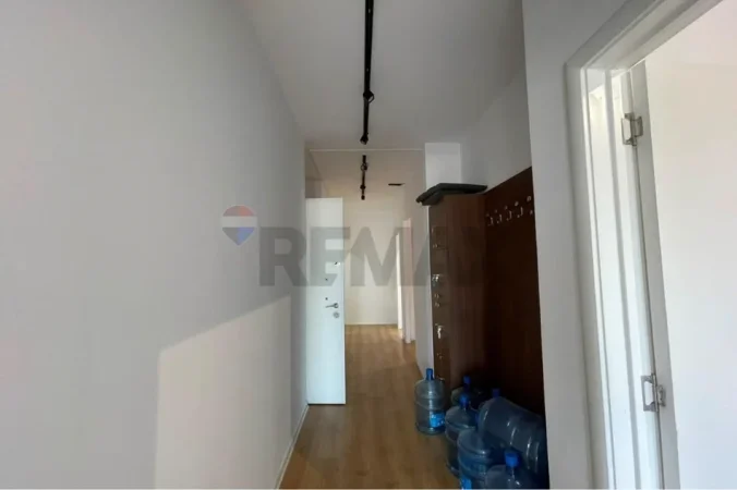 Tirane, jepet me qera , 140 m²
