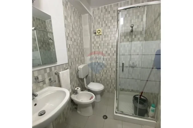 Tirane, jepet me qera apartament , 75 m² 550 € 