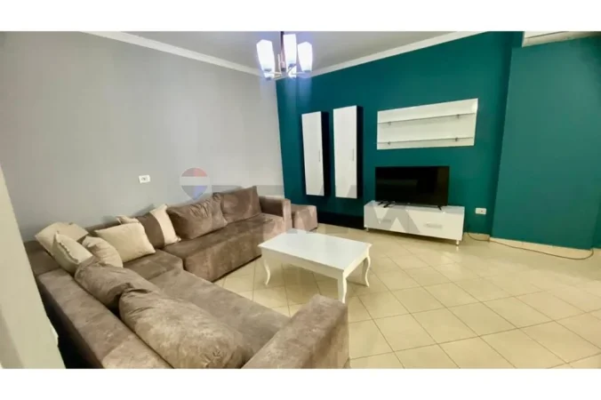 Tirane, jepet me qera apartament , 78 m² 550 € (Pedonalja e Re - Ish Tregu Elektrik, Tiranë)