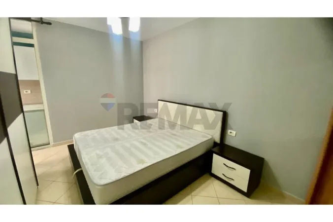 Tirane, jepet me qera apartament , 78 m² 550 € (Pedonalja e Re - Ish Tregu Elektrik, Tiranë)