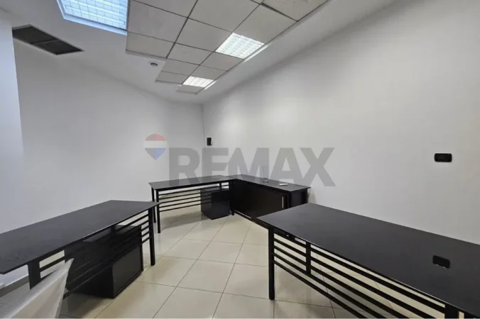 Tirane, jepet me qera , 40 m² 600 € (Bulevardi Dëshmorët e Kombit, Tiranë)