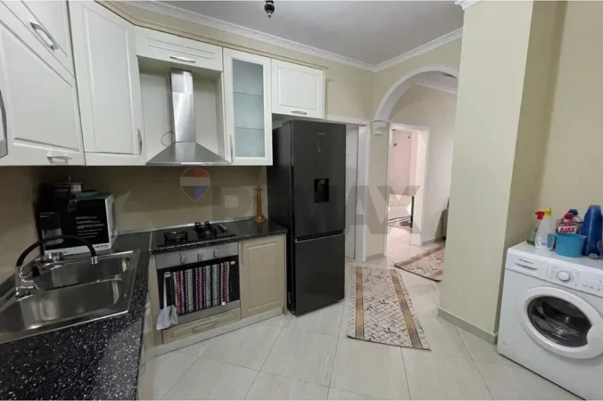 Tirane, jepet me qera apartament , 80 m² 530 € (Blv Migjeni)