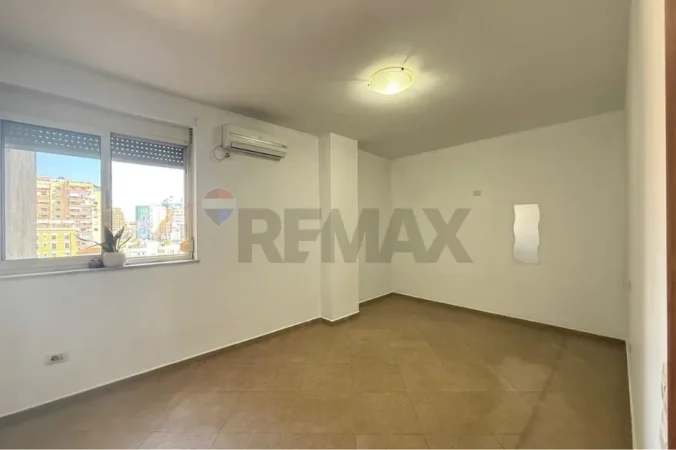 Tirane, jepet me qera apartament , 130 m² 800 € 