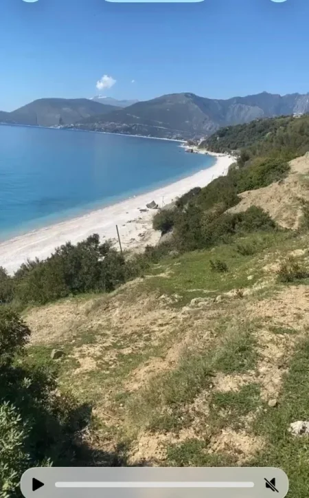 Borsh, shitet toke , 1.400 m² (Rruga e Plazhit - Borsh)