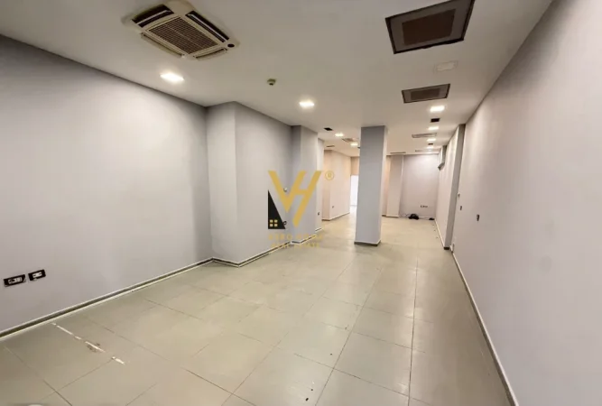 Tirane, shitet ambjent biznesi Kati 0, 253 m² 590.000 € (RRUGA E KAVAJES)