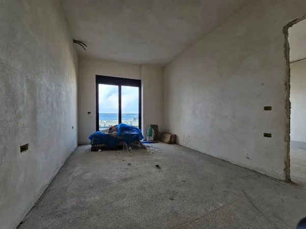 SARANDE  , SHITET APARTAMENT 1+1 - 174.000 €