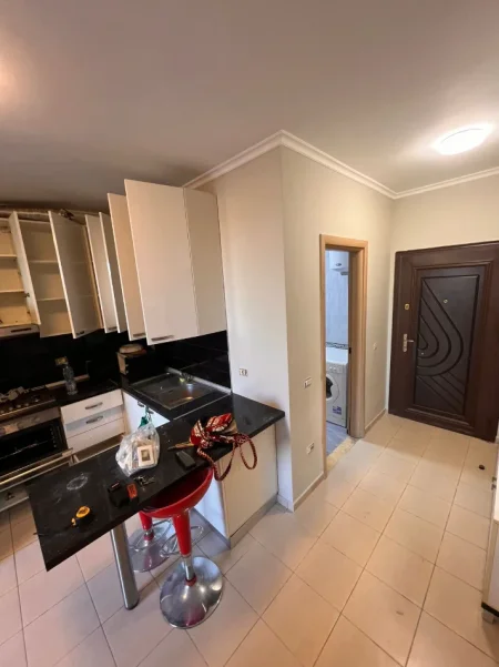 Tirane, jepet me qera apartament 1+1+Ballkon Kati 3, 650 € (Rruga peti)