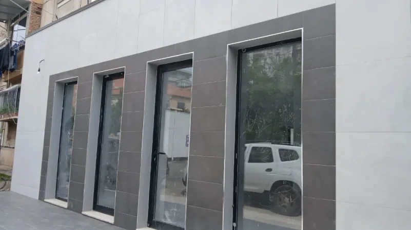 Tirane, shes ambjent biznesi Kati 1, 100 m² 300.000 € (Kongresi i Lushnjes)