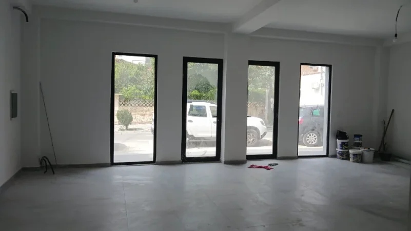 Tirane, shes ambjent biznesi Kati 1, 100 m² 300.000 € (Kongresi i Lushnjes)