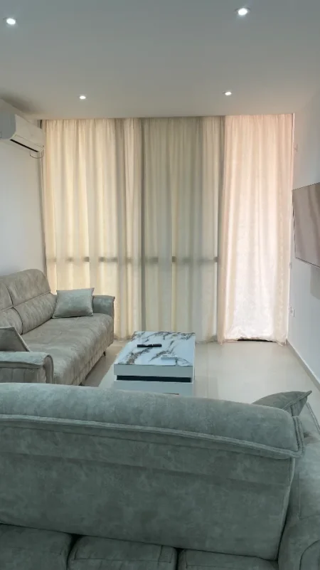 Tirane, jap me qera apartament 2+1+Ballkon Kati 5, 120 m² 800 € (Rruga kavajes)