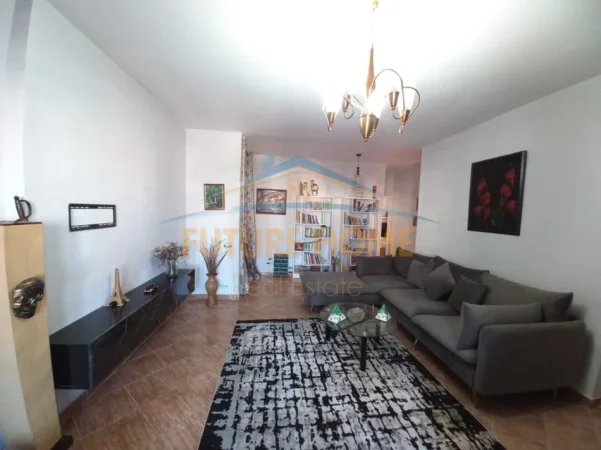 Tirane, jepet me qera apartament 3+1 Kati 5, 97 m² 600 € (DRITAN HOXHA)