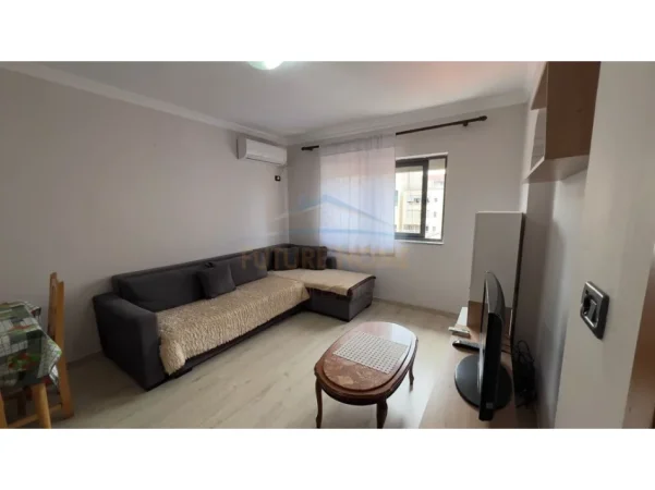 Tirane, jepet me qera apartament 1+1 Kati 5, 60 m² 600 € (MYSLYM SHYRI)