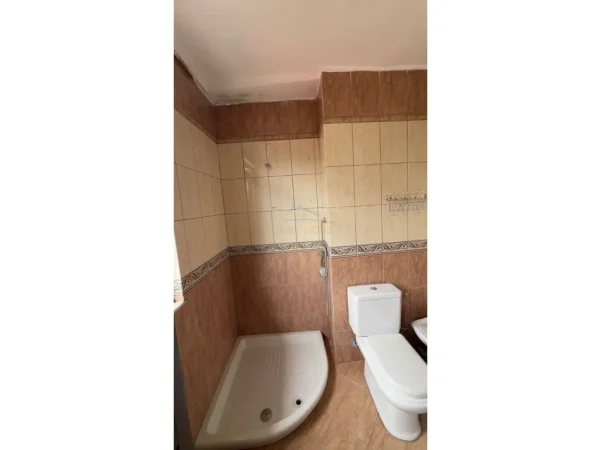 Tirane, jepet me qera apartament 1+1 Kati 5, 60 m² 600 € (MYSLYM SHYRI)