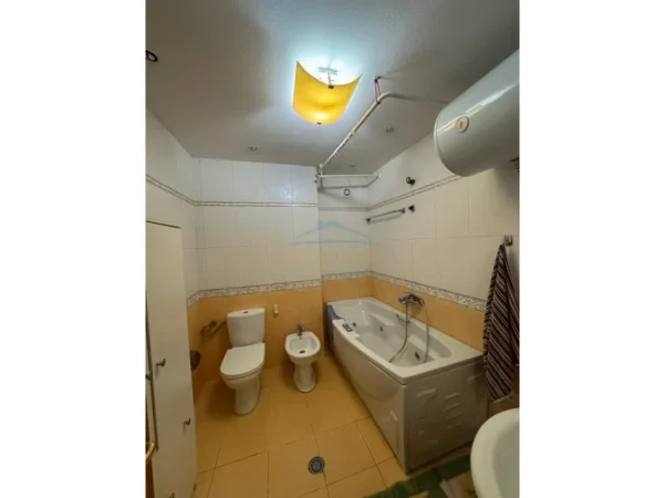 Tirane, shes apartament 2+1+Ballkon Kati 7, 116 m² 350.000 € (Rruga e Kosovareve)
