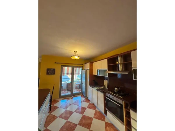 Tirane, shes apartament 2+1+Ballkon Kati 7, 116 m² 350.000 € (Rruga e Kosovareve)