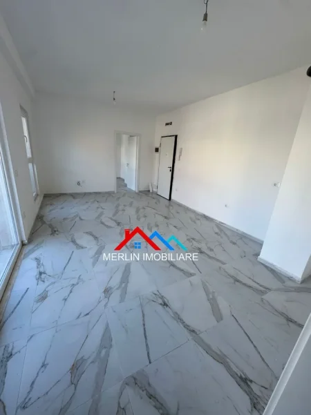 Tirane, jepet me qera ambjent biznesi Kati 1, 70 m² 420 € (RRUGA DRITAN HOXHA,LAPRAKE)
