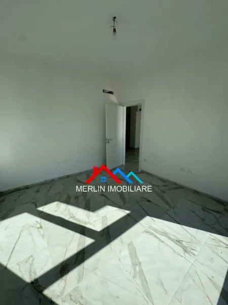 Tirane, jepet me qera ambjent biznesi Kati 1, 70 m² 420 € (RRUGA DRITAN HOXHA,LAPRAKE)