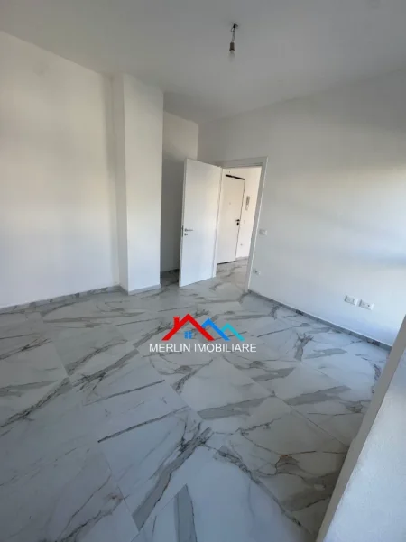 Tirane, jepet me qera ambjent biznesi Kati 1, 70 m² 420 € (RRUGA DRITAN HOXHA,LAPRAKE)