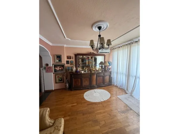 Tirane, shitet apartament 2+1 Kati 4, 96 m² 182.000 € (Marteniteti i ri)