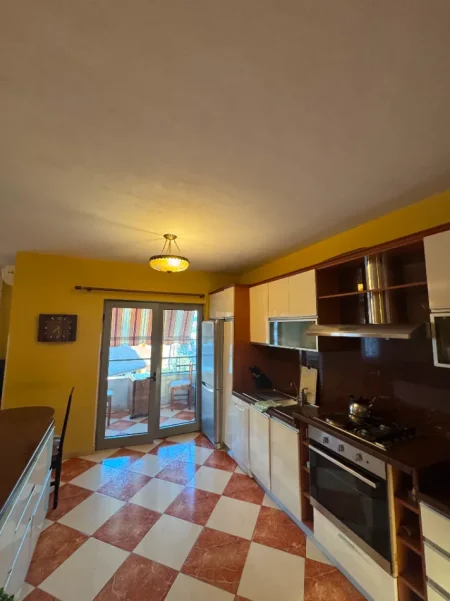 Tirane, shitet apartament 2+1 Kati 7, 116 m² 350.000 € (Rruga e Kosovareve)