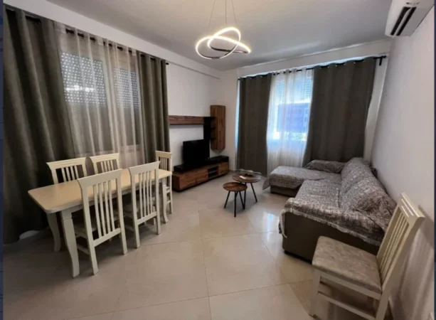 Tirane, jepet me qera shtepi 2+1+Ballkon , 77 m² 51 € (Astir rruga Sokrat Milo)