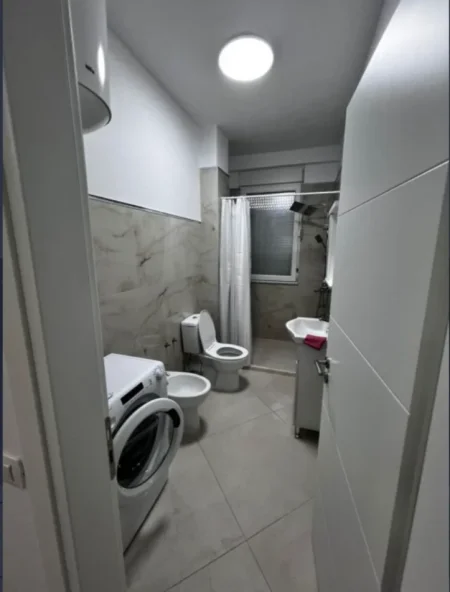 Tirane, jepet me qera shtepi 2+1+Ballkon , 77 m² 51 € (Astir rruga Sokrat Milo)